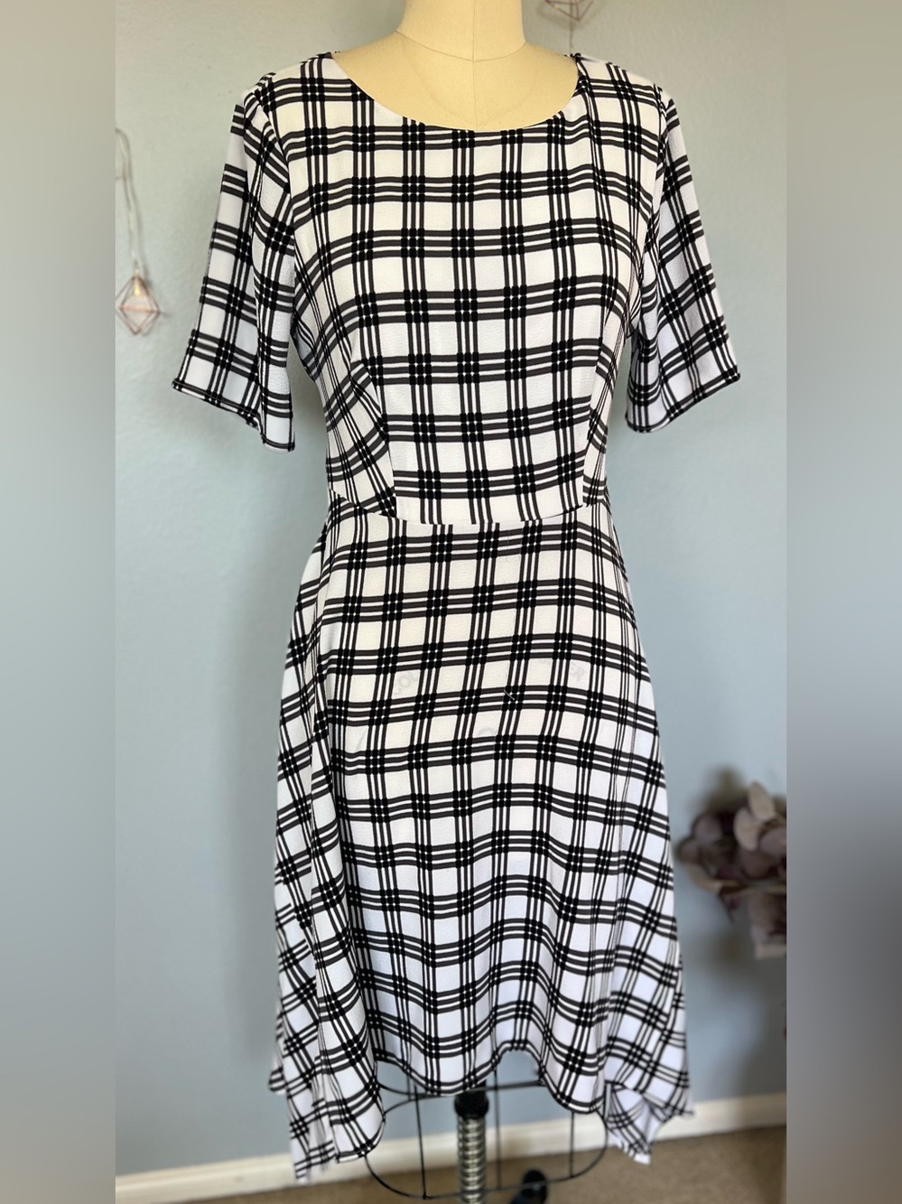 Elle Black and White Plaid Midi Dress